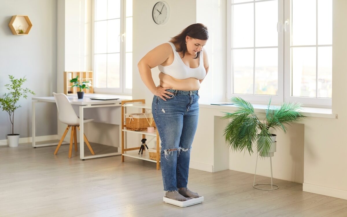 Patient discussing whether they are a candidate for medical weight loss with a healthcare provider